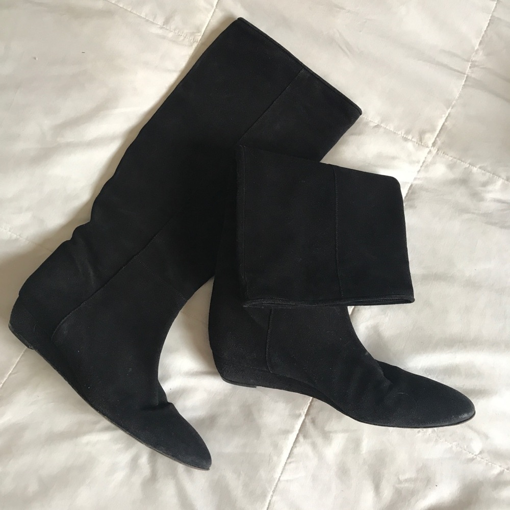 Beautiful Italian Suede boots.